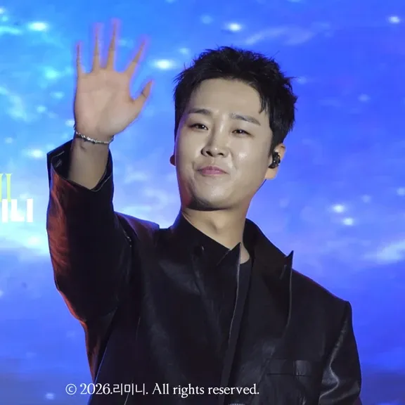 Latest photo of Song Minjun