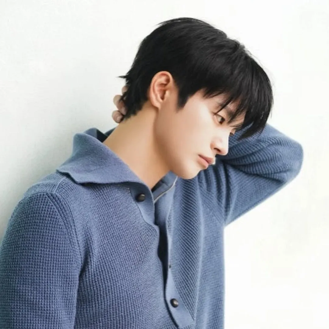 Momen yang diabadikan oleh penggemar Seo Inguk