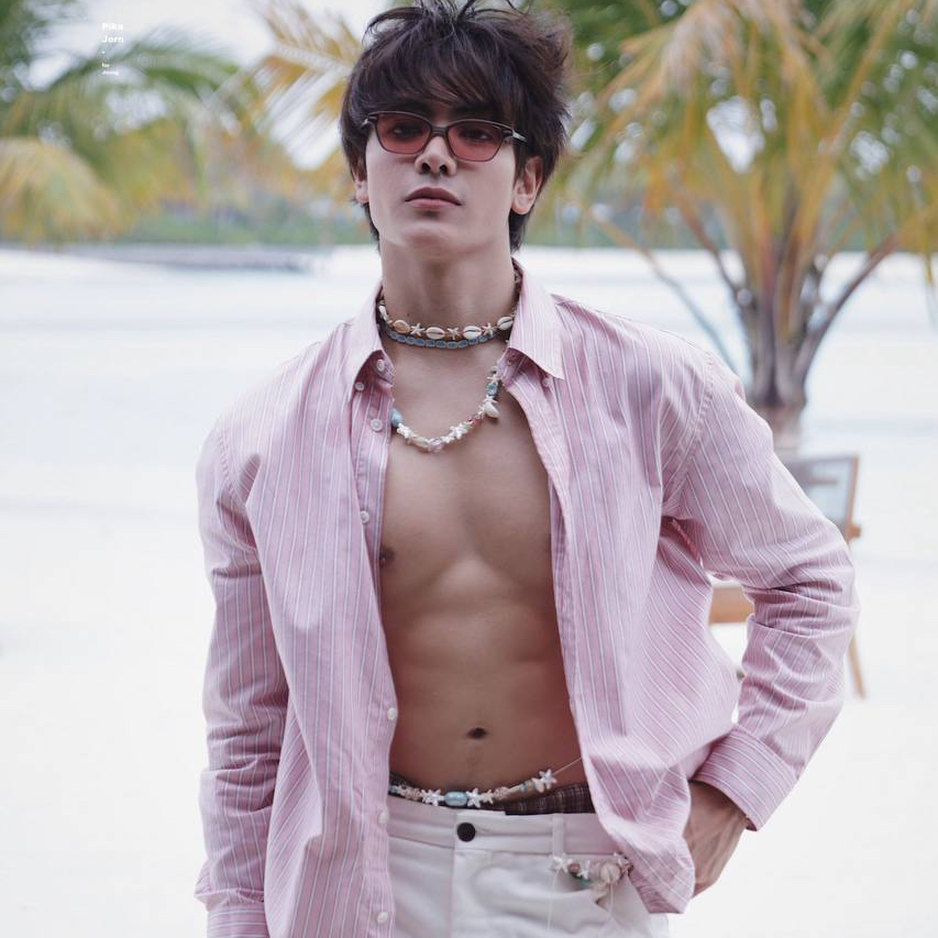 A moment captured by a fan of Joong Archen Aydin