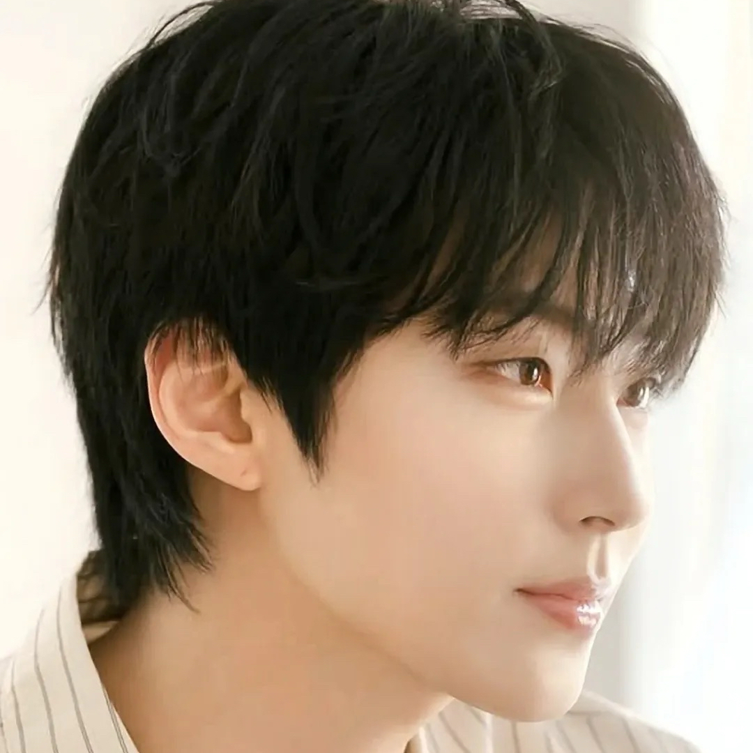 Latest photo of Hwang Inyoup