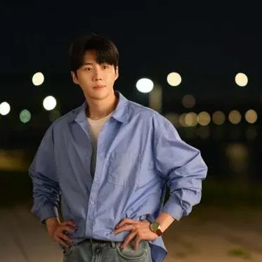 Behind-the-scenes cut of Kim Seonho