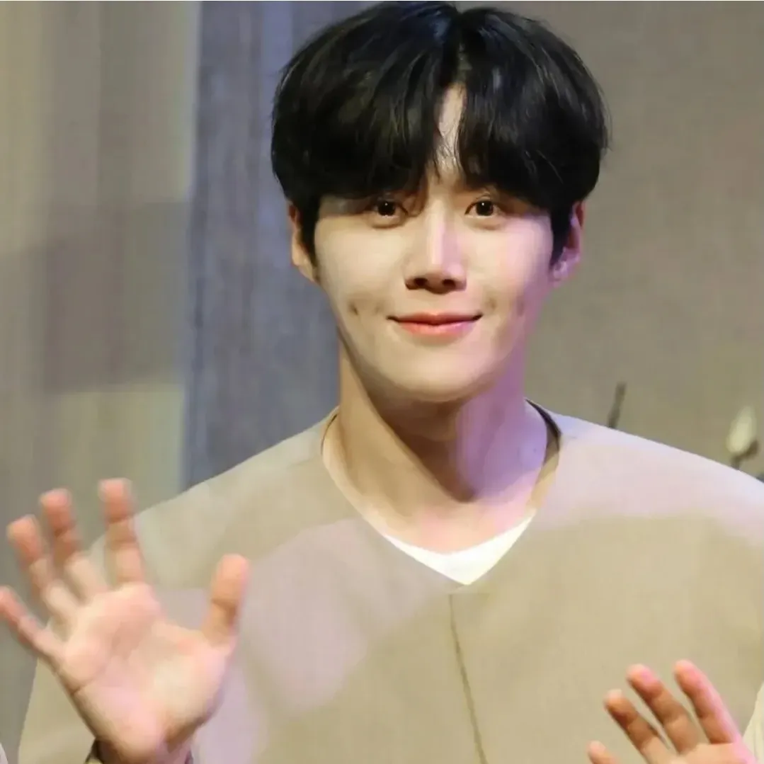 A moment captured by a fan of Kim Seonho