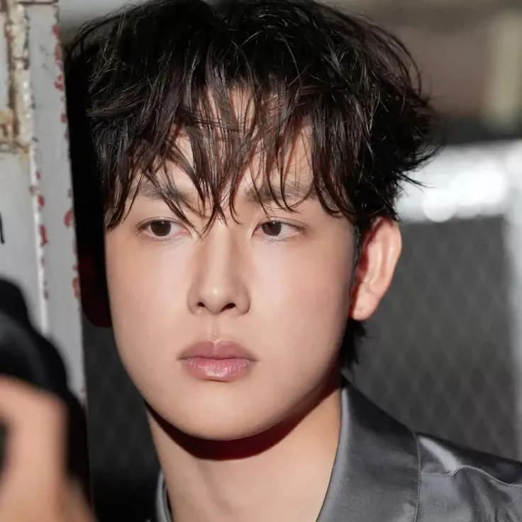 Behind-the-scenes cut of Yim Siwan