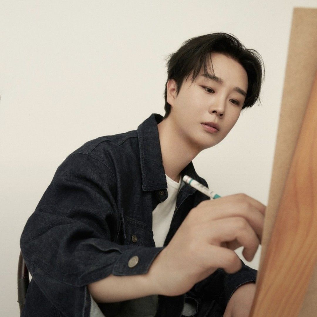 Recent activity shot of Song Minjun