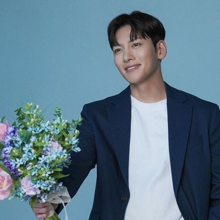 粉絲拍下的池昌旭瞬間