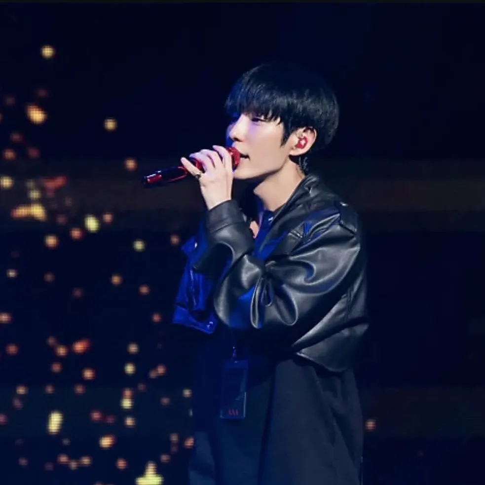 Behind-the-scenes cut of Lee Joongi