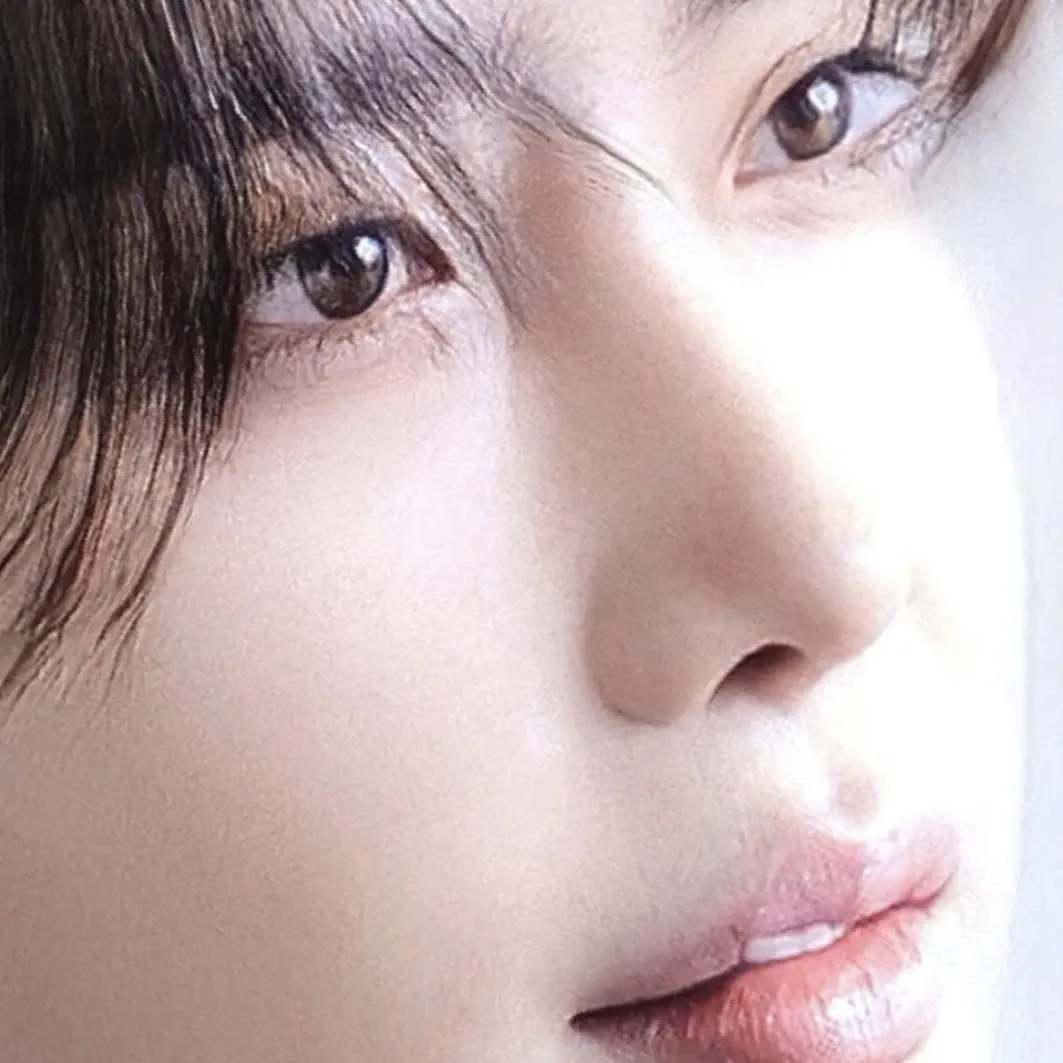 A moment captured by a fan of Lee Jongsuk