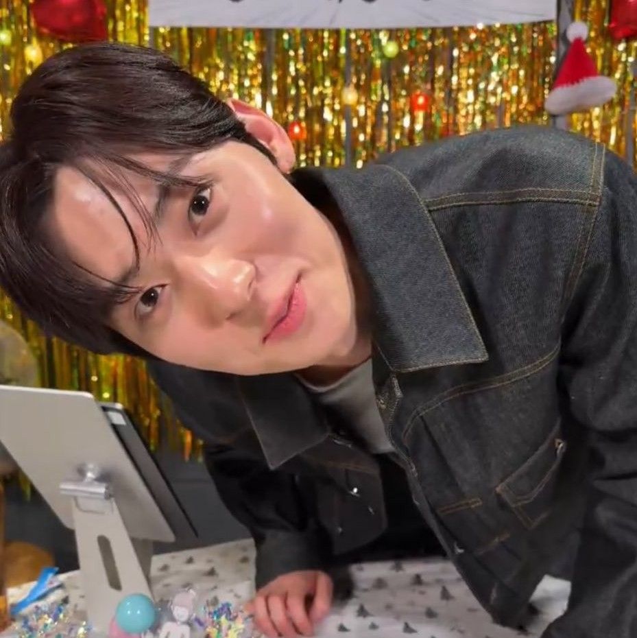 Recent activity shot of Hwang Minhyun