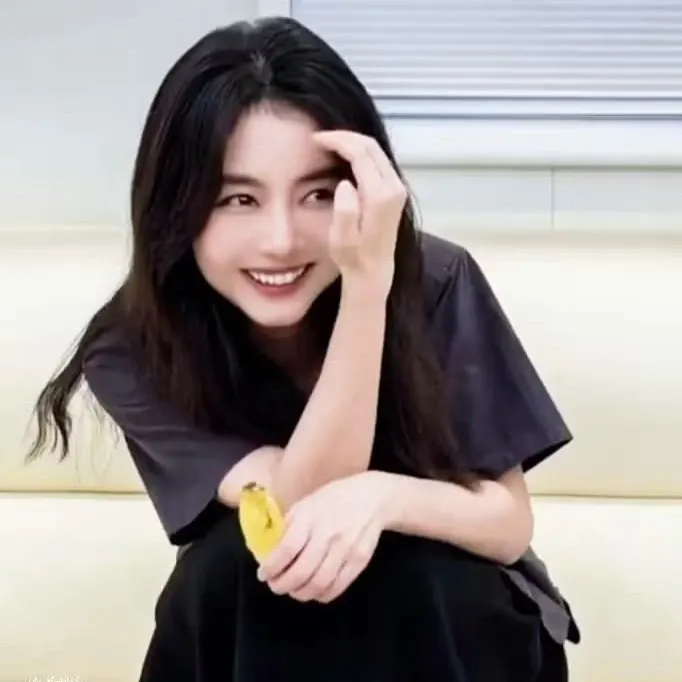 Behind-the-scenes cut of Tan Song Yun