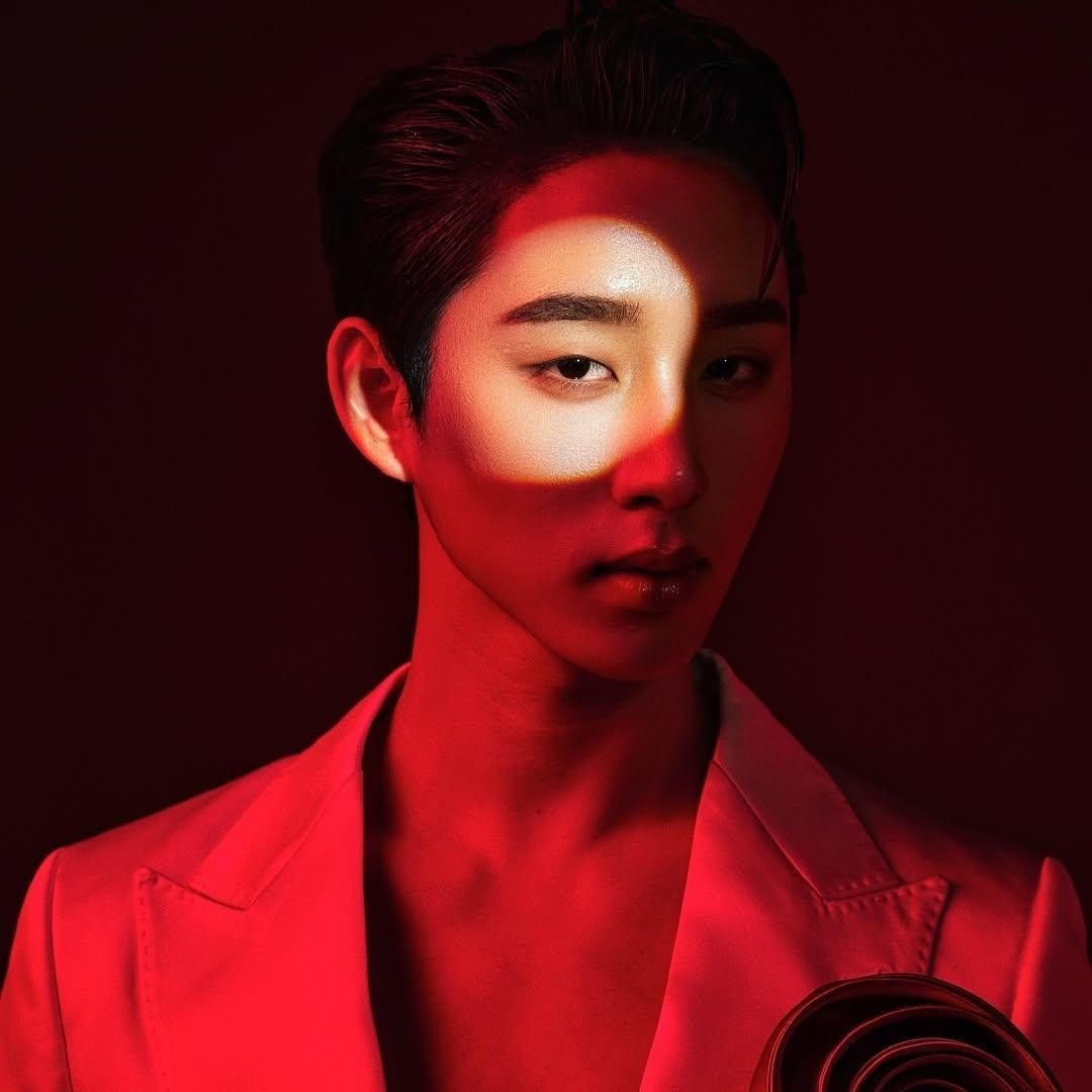 Recent activity shot of Est Supha Sangaworawong