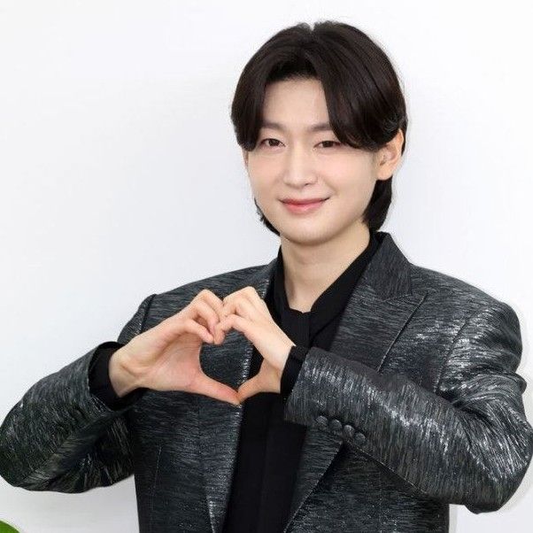 A moment captured by a fan of Kim Yongbin