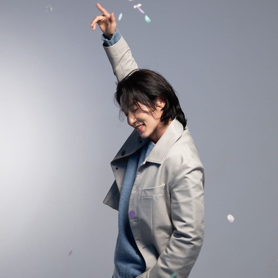 Recent activity shot of Lee Joongi