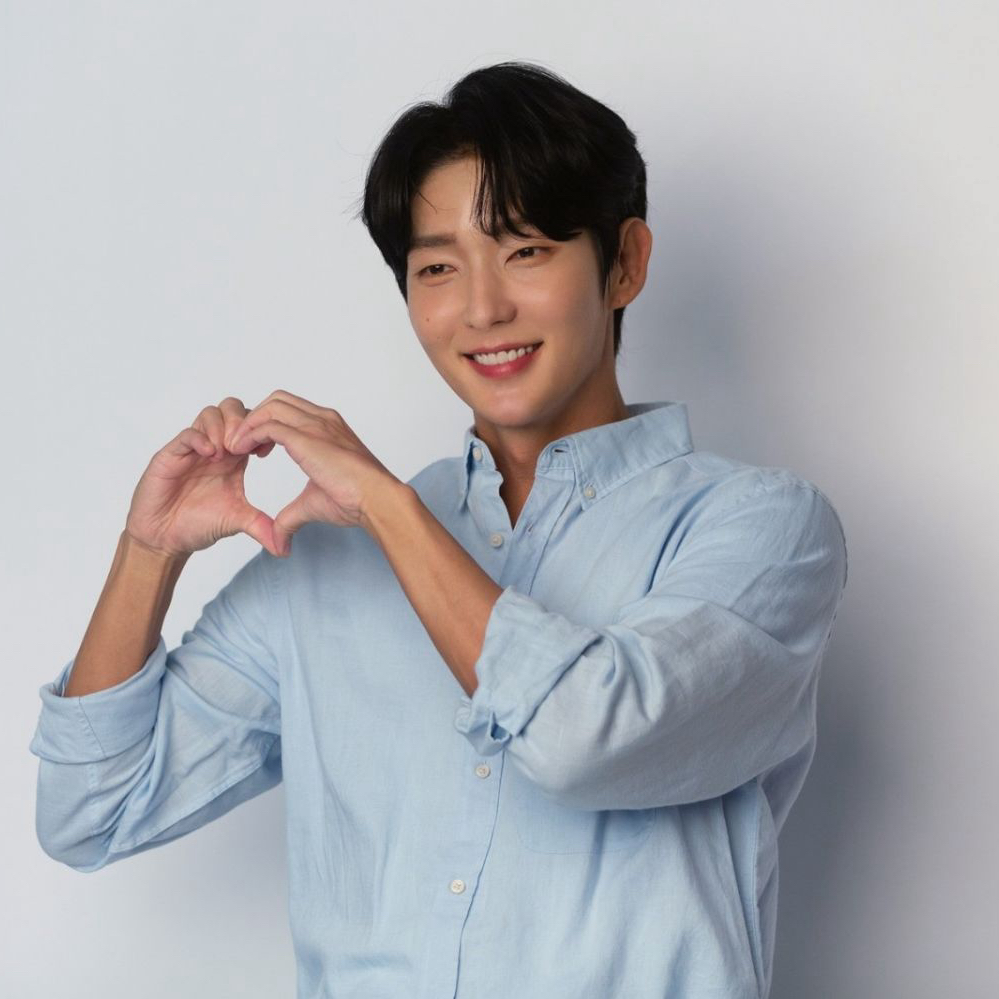 Behind-the-scenes cut of Lee Joongi