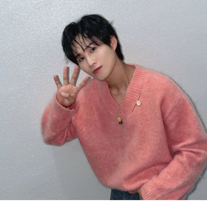 김희재의 비하인드 컷