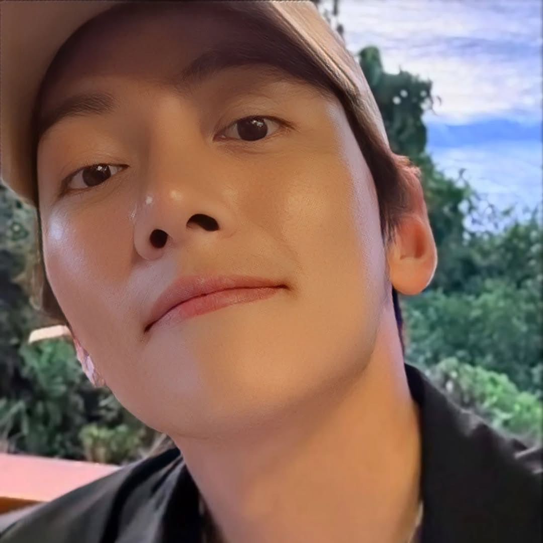 A moment captured by a fan of Ji Changwook