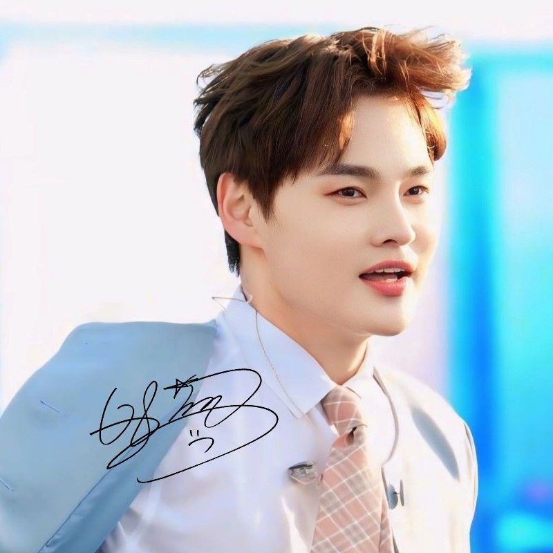 A moment captured by a fan of Park Seojin