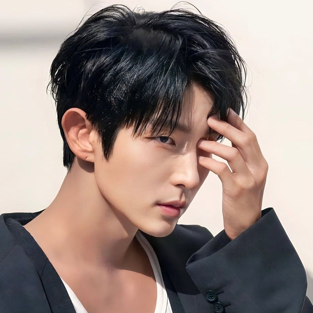 A moment captured by a fan of Lee Joongi