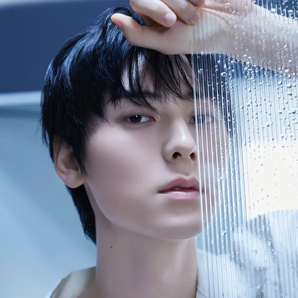 Recent activity shot of Hwang Minhyun