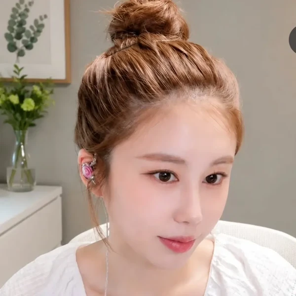 김소유의 매력을 담은 최애돌셀럽 대표 사진