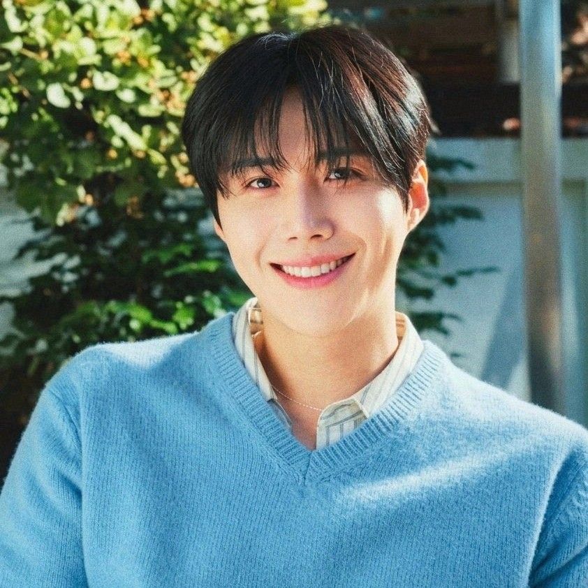 Foto kegiatan terbaru dari Kim Seonho