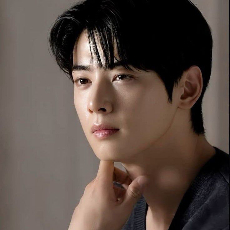 Latest photo of Cha Eunwoo