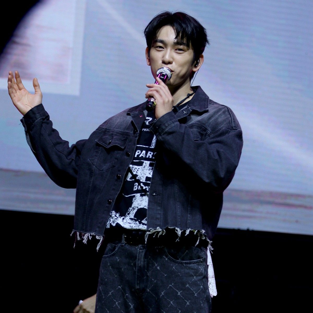 粉丝拍下的朴珍荣瞬间