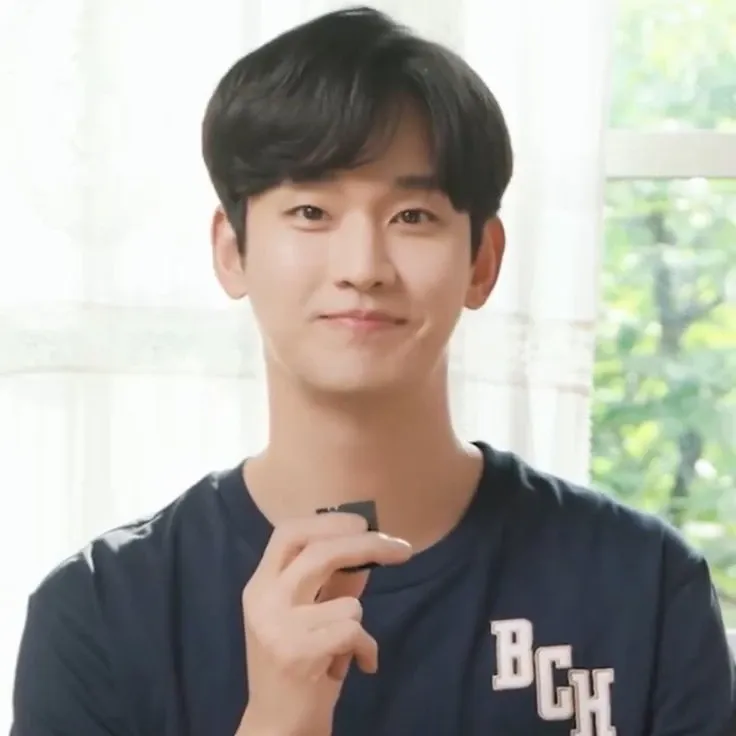 Behind-the-scenes cut of Kim Soohyun