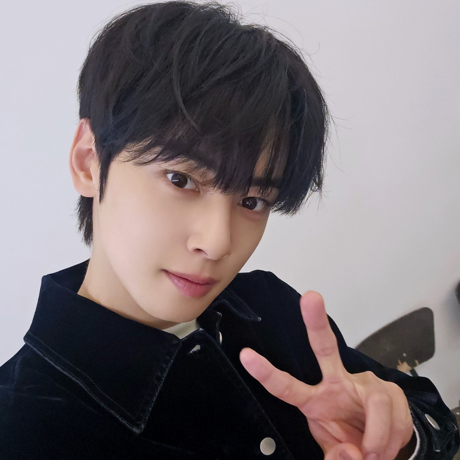 A moment captured by a fan of Cha Eunwoo