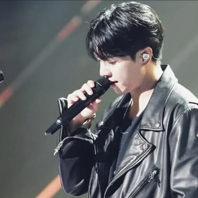 Behind-the-scenes cut of Lee Seunggi