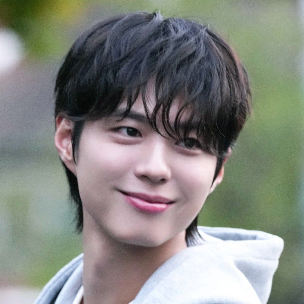 Recent activity shot of Park Bogum