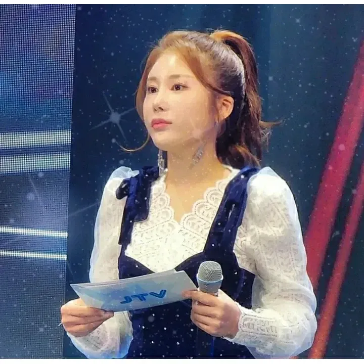 Cuplikan di balik layar dari Kim Soyou
