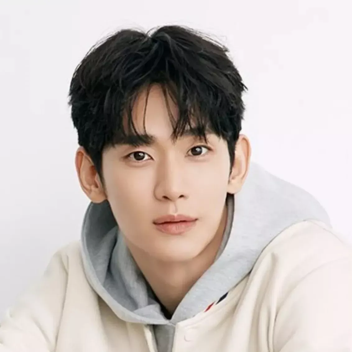 Behind-the-scenes cut of Kim Soohyun