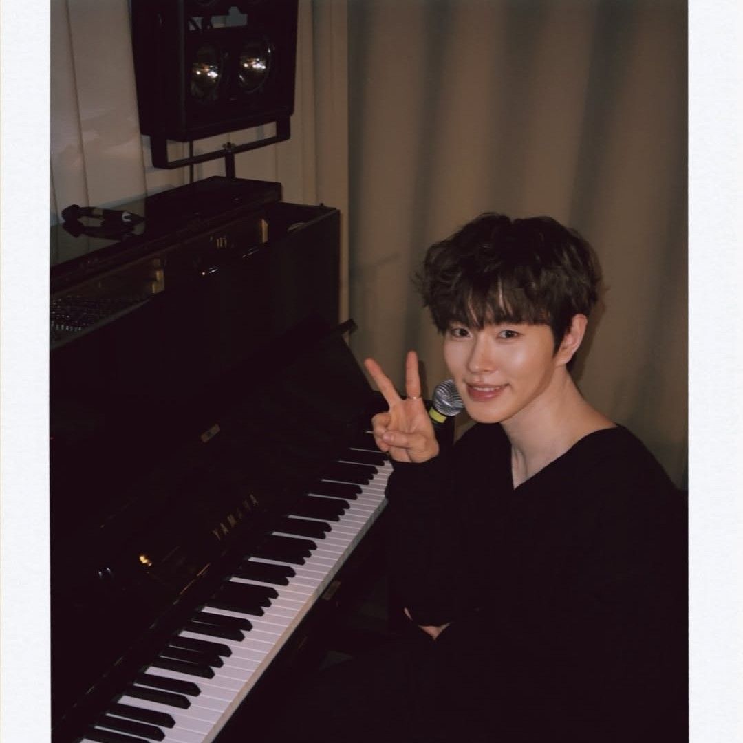 Recent activity shot of Lee Byeongchan