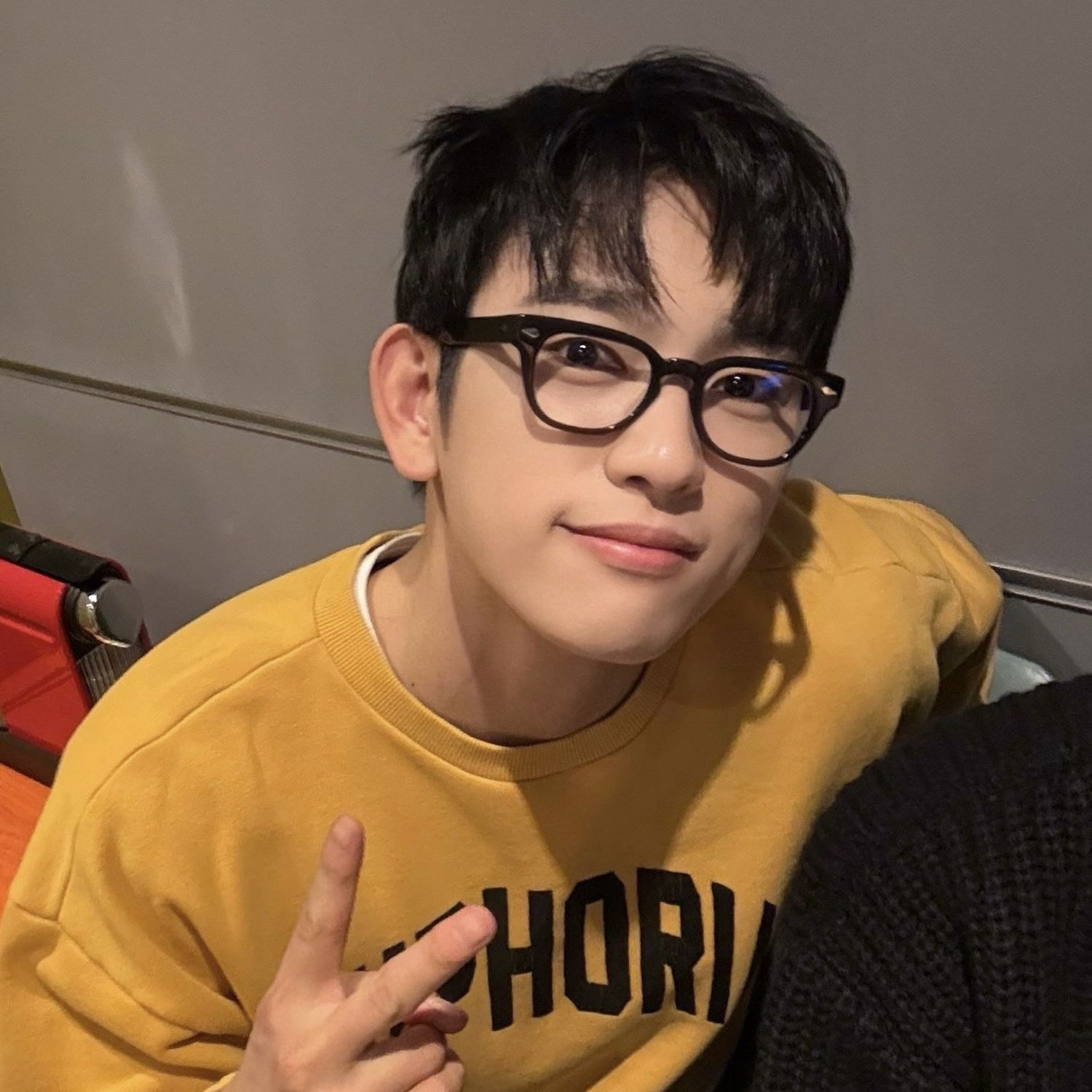 Behind-the-scenes cut of Park Jinyoung