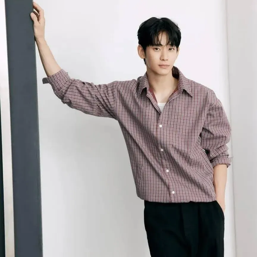 Behind-the-scenes cut of Kim Soohyun