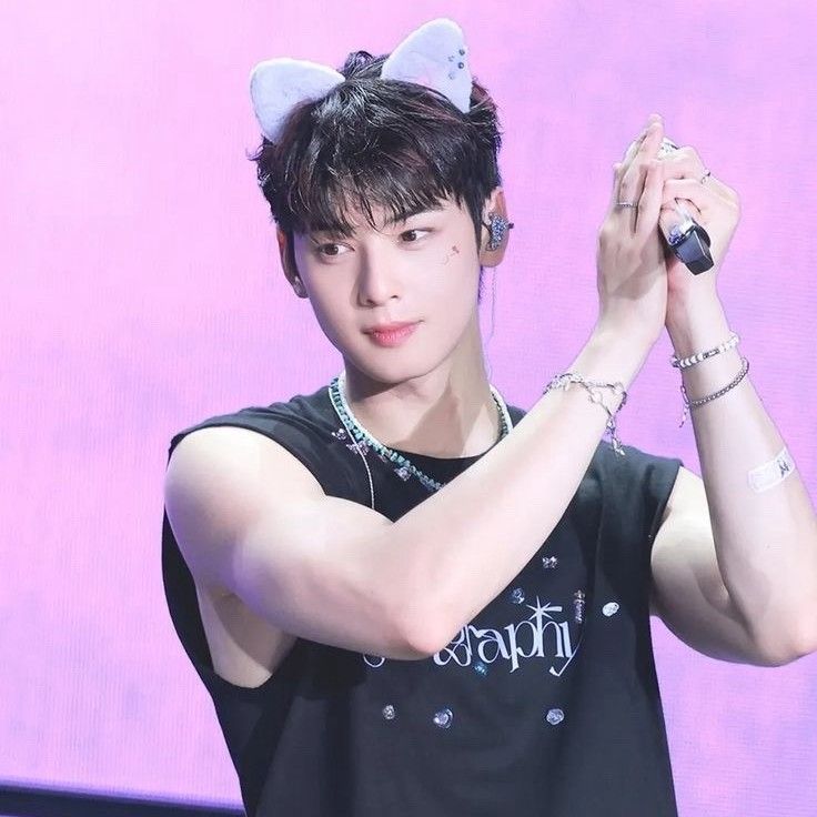 Cuplikan di balik layar dari Cha Eunwoo