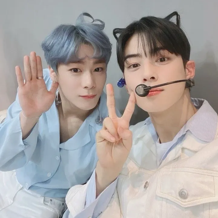 A moment captured by a fan of Cha Eunwoo