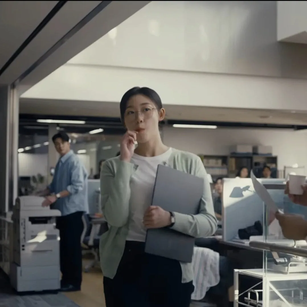 Behind-the-scenes cut of Han Yeji