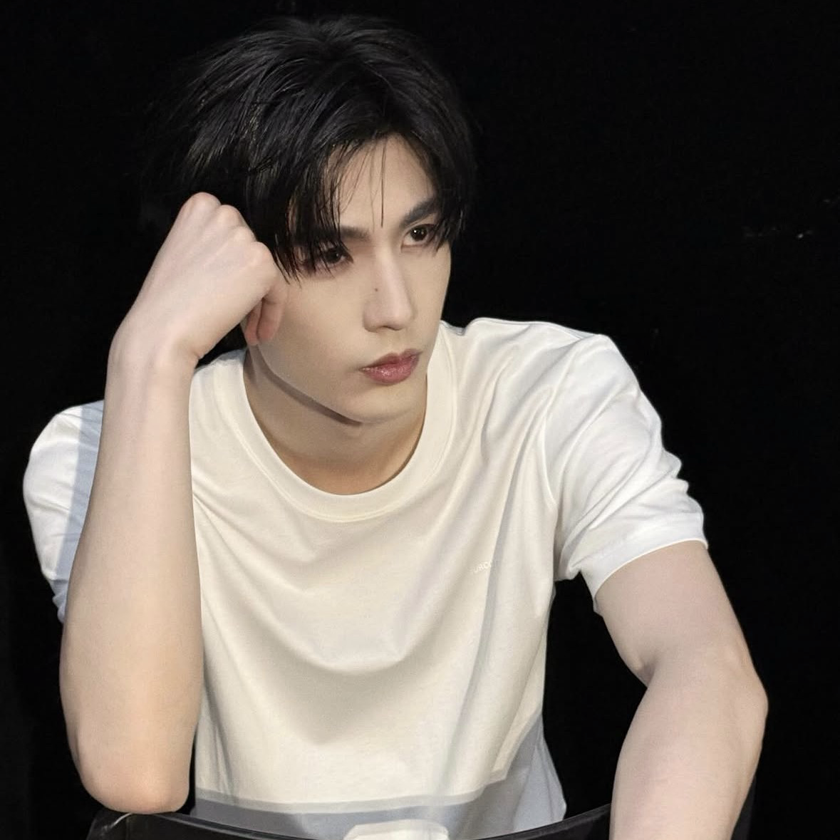 Behind-the-scenes cut of Zhang Linghe