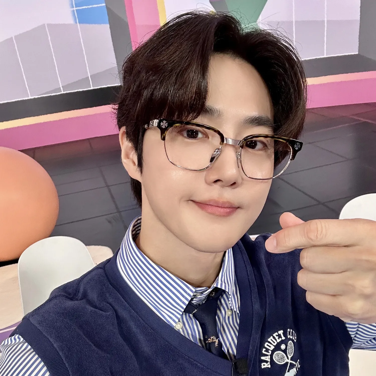 Behind-the-scenes cut of Suho