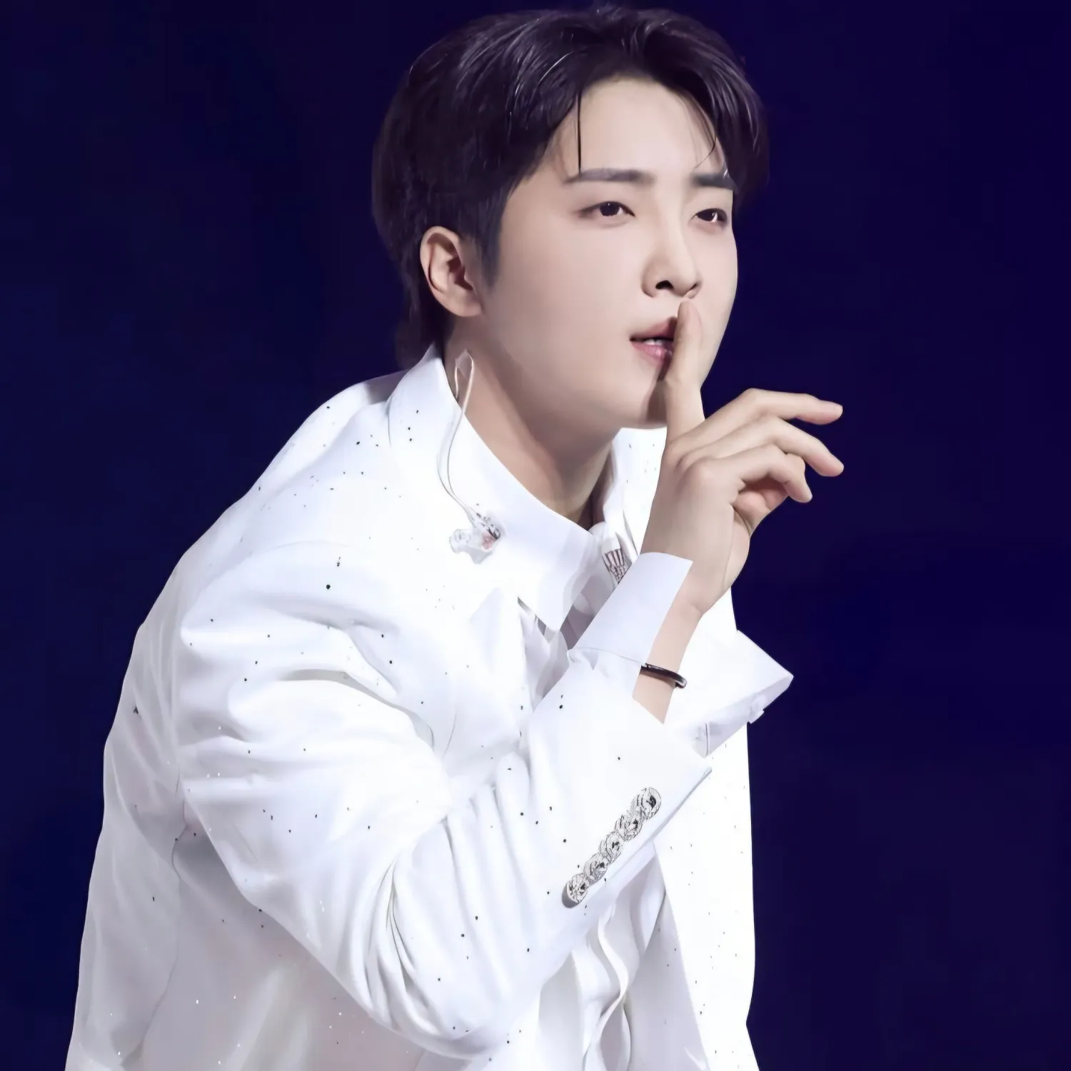 A moment captured by a fan of Hwang Yunsung