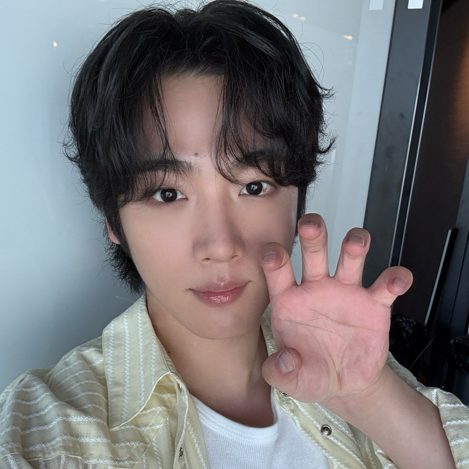 Behind-the-scenes cut of Kim Yohan