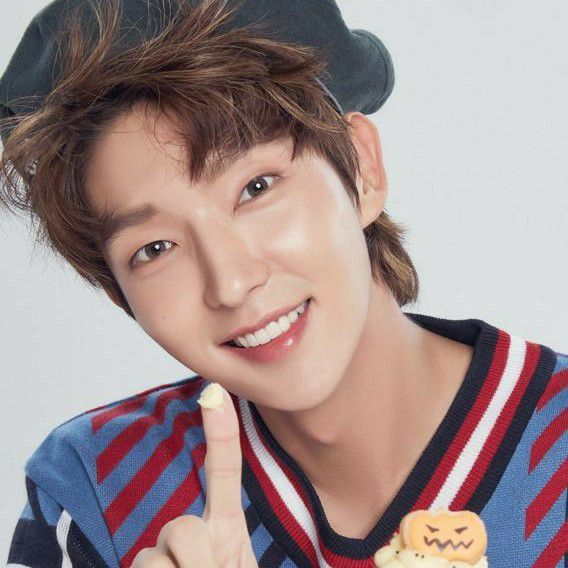 A moment captured by a fan of Lee Joongi