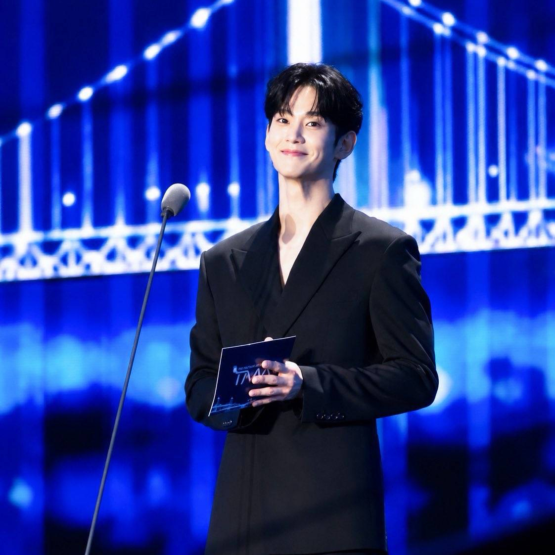 A moment captured by a fan of Kim Soohyun