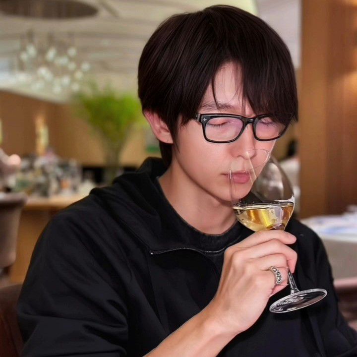 Recent activity shot of Lee Joongi