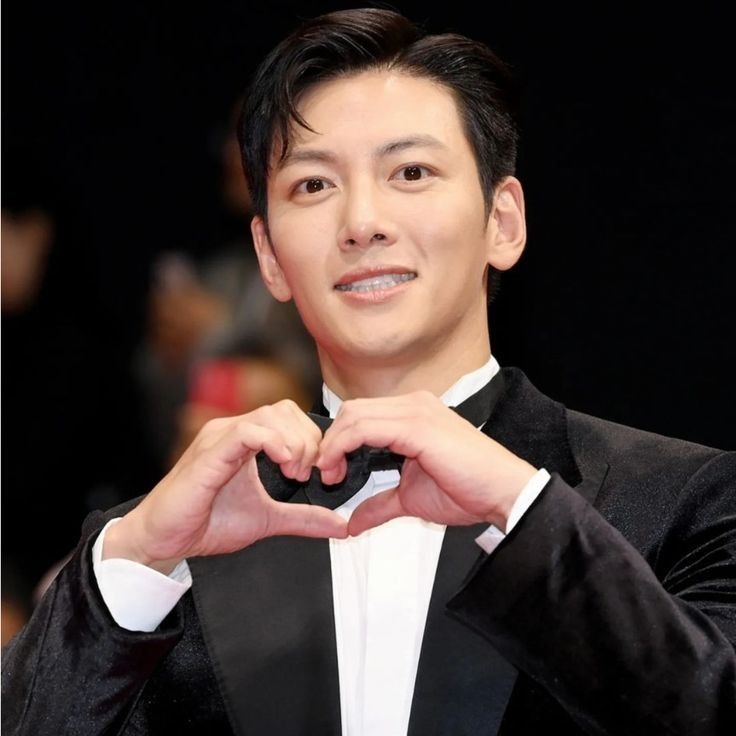 Behind-the-scenes cut of Ji Changwook