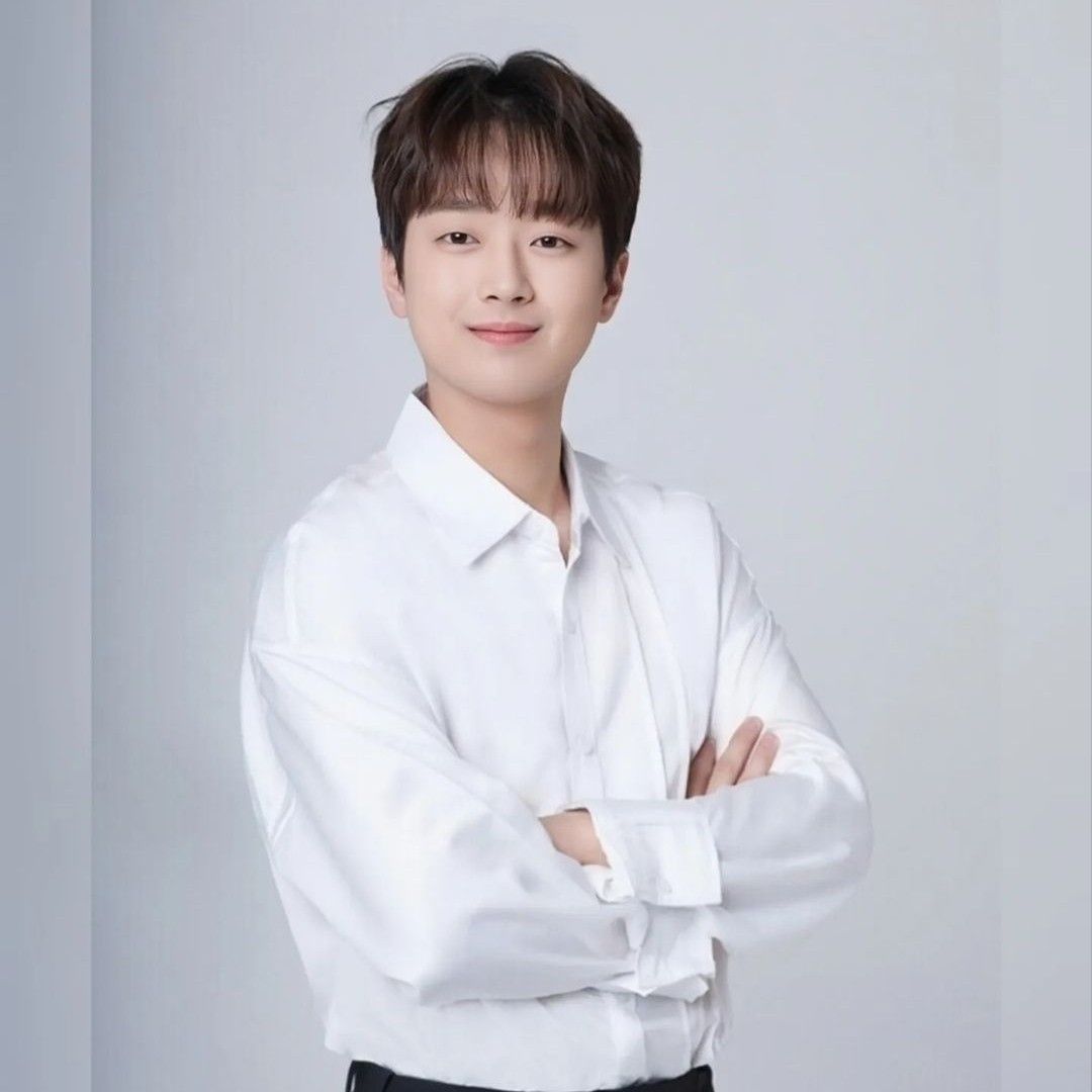 Foto terbaru dari Lee Chanwon