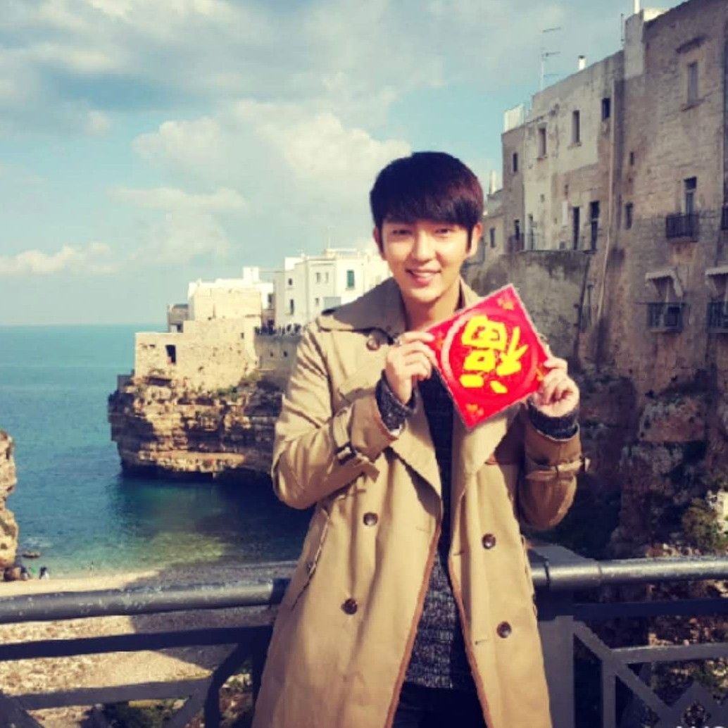 A moment captured by a fan of Lee Joongi