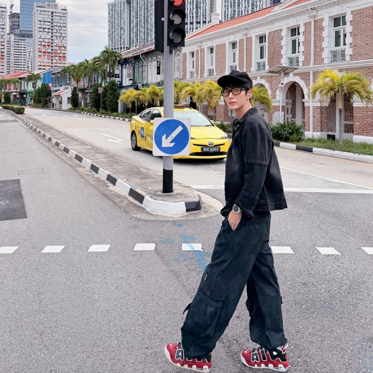 Behind-the-scenes cut of Lee Joongi