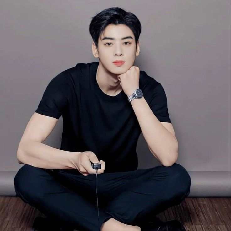 Latest photo of Cha Eunwoo